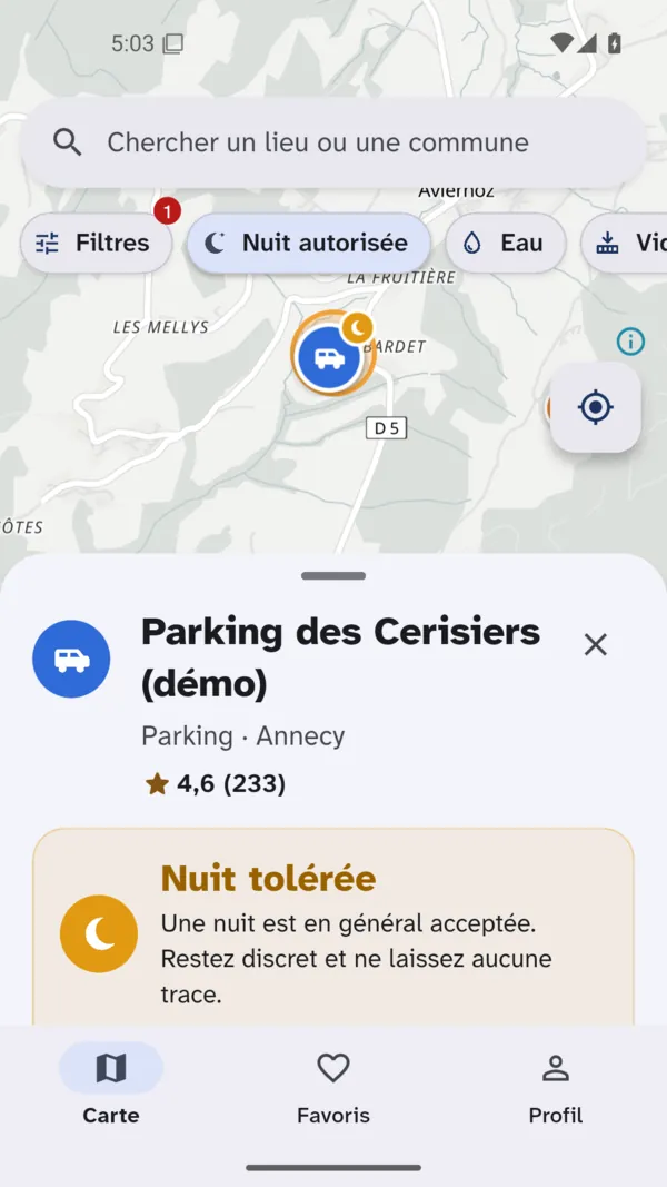 La fiche d'un parking dans l'app&nbsp;: nuit tolérée, note de 4,6 sur 5, boutons Itinéraire, Enregistrer et Partager.