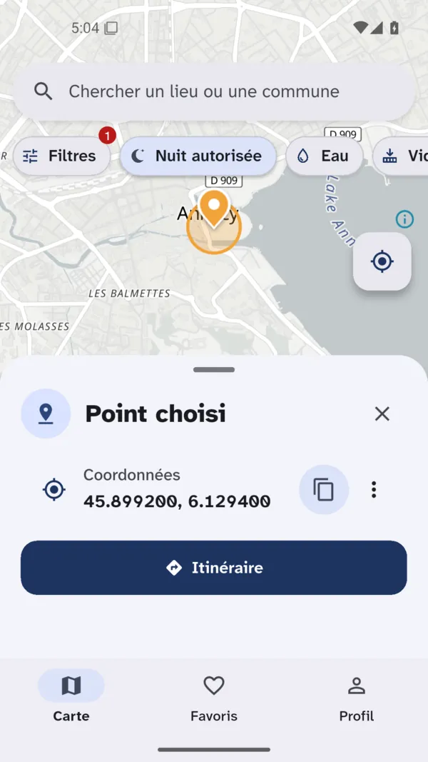 Un point choisi sur la carte d'Annecy, avec ses coordonnées 45.899200, 6.129400, un bouton de copie et un bouton Itinéraire.