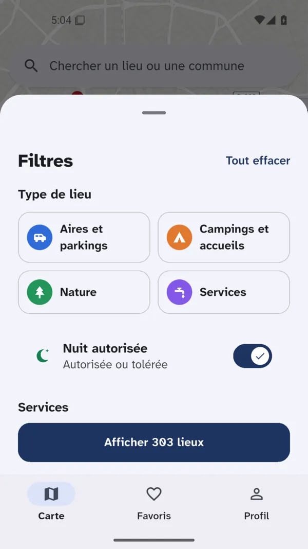 Les filtres&nbsp;: types de lieu, nuit autorisée, services, et un bouton Afficher 303 lieux.
